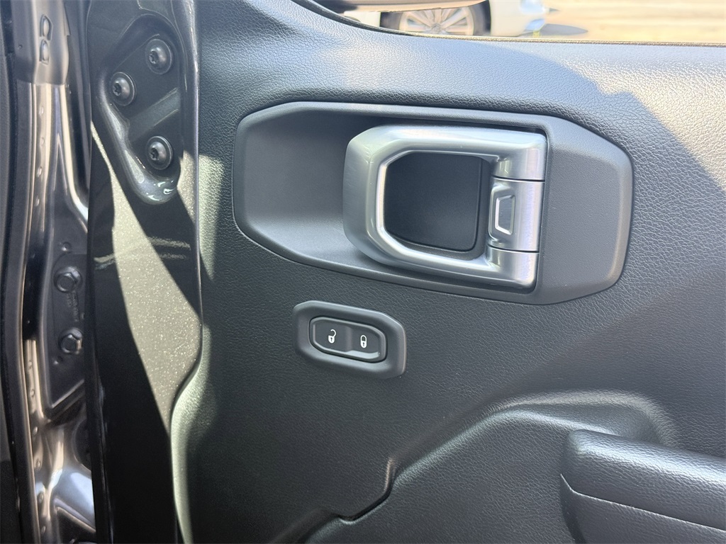used 2021 Jeep Gladiator car, priced at $28,498