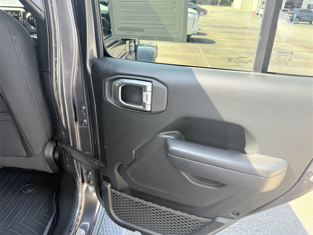 used 2021 Jeep Gladiator car, priced at $28,498