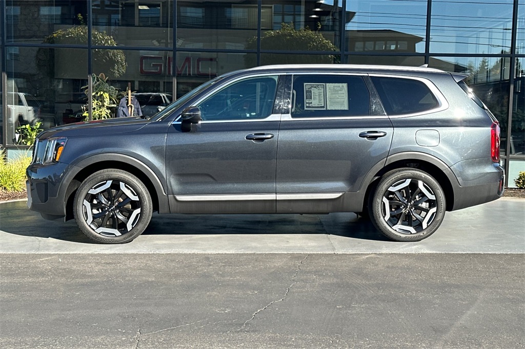 used 2023 Kia Telluride car, priced at $34,904