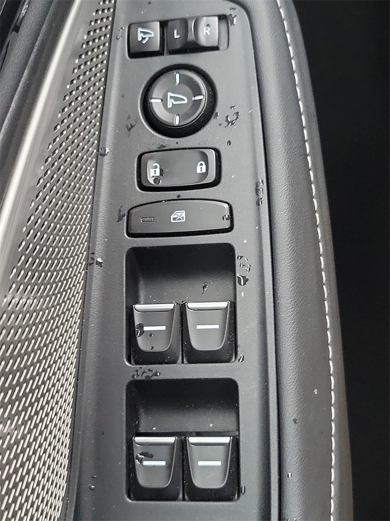 used 2024 Acura MDX car, priced at $43,998