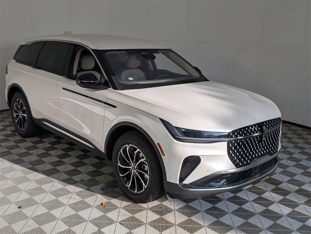 new 2025 Lincoln Nautilus car, priced at $53,554
