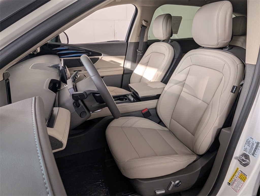 new 2025 Lincoln Nautilus car, priced at $53,554