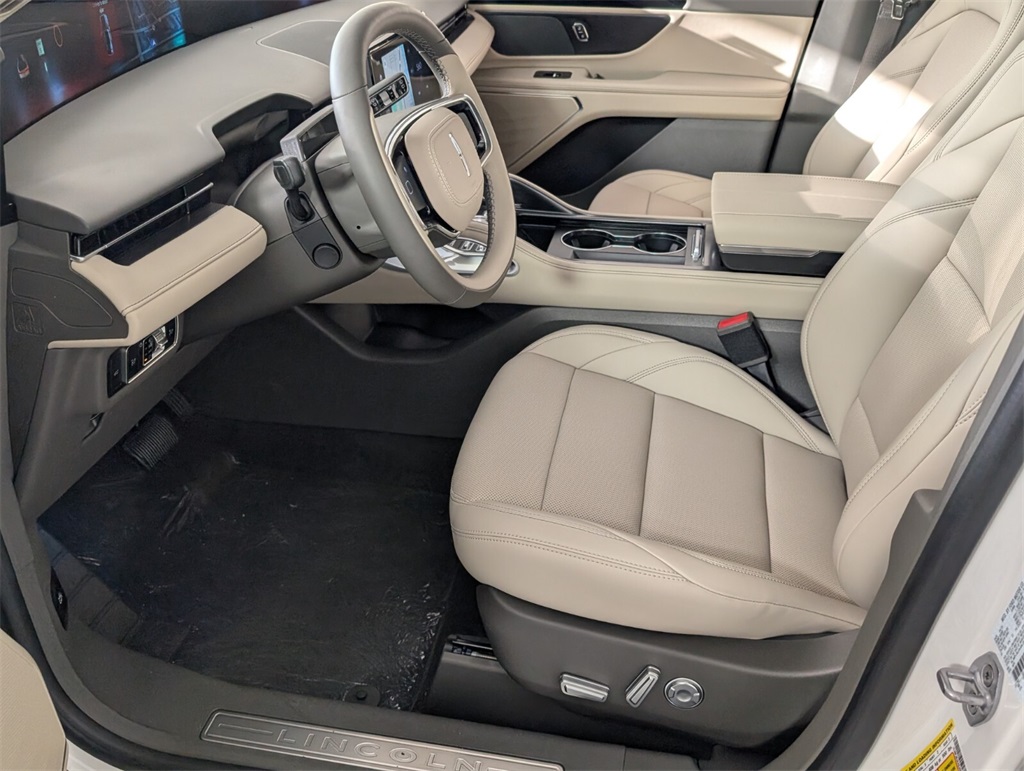 new 2025 Lincoln Nautilus car, priced at $53,554