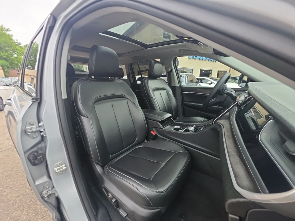 used 2023 Jeep Grand Cherokee car, priced at $24,595