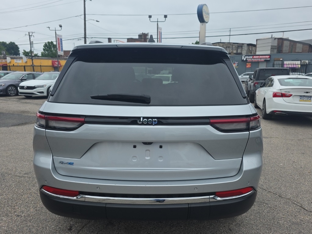 used 2023 Jeep Grand Cherokee car, priced at $24,595
