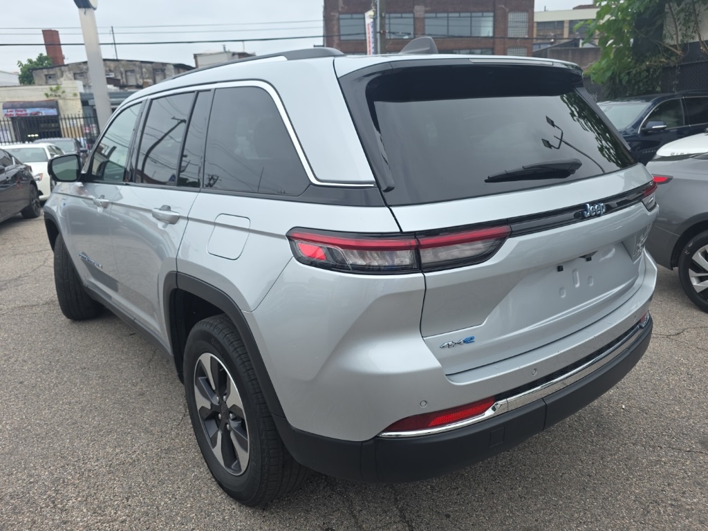used 2023 Jeep Grand Cherokee car, priced at $24,595