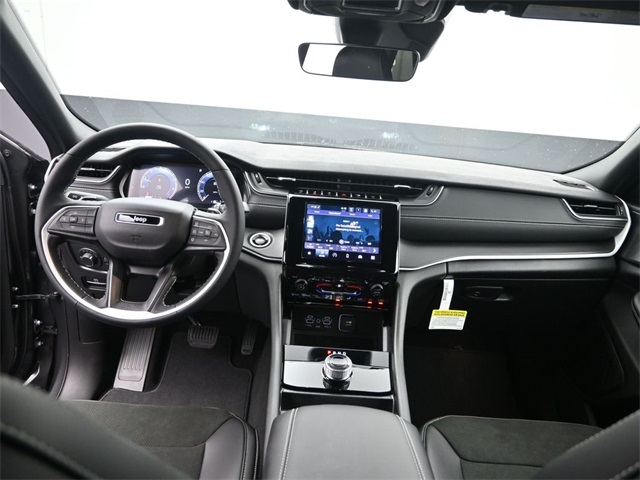 new 2025 Jeep Grand Cherokee car, priced at $45,225