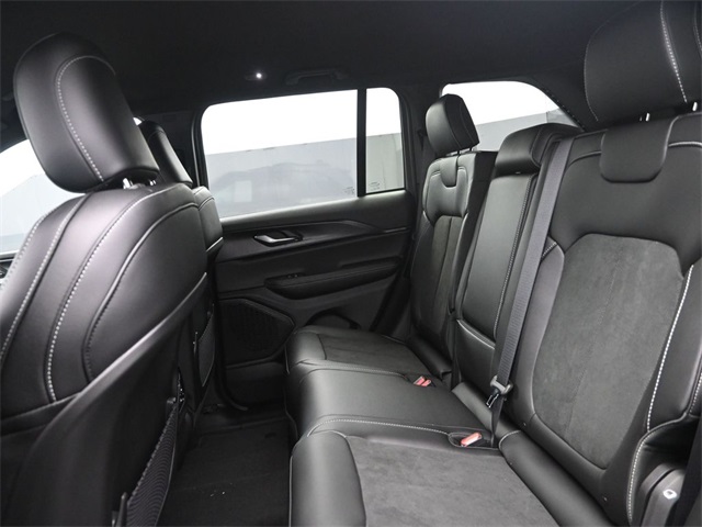 new 2025 Jeep Grand Cherokee car, priced at $45,225