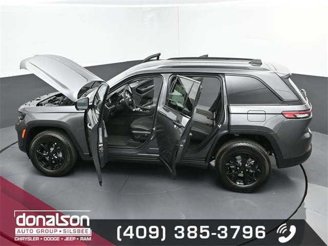 new 2025 Jeep Grand Cherokee car, priced at $45,225
