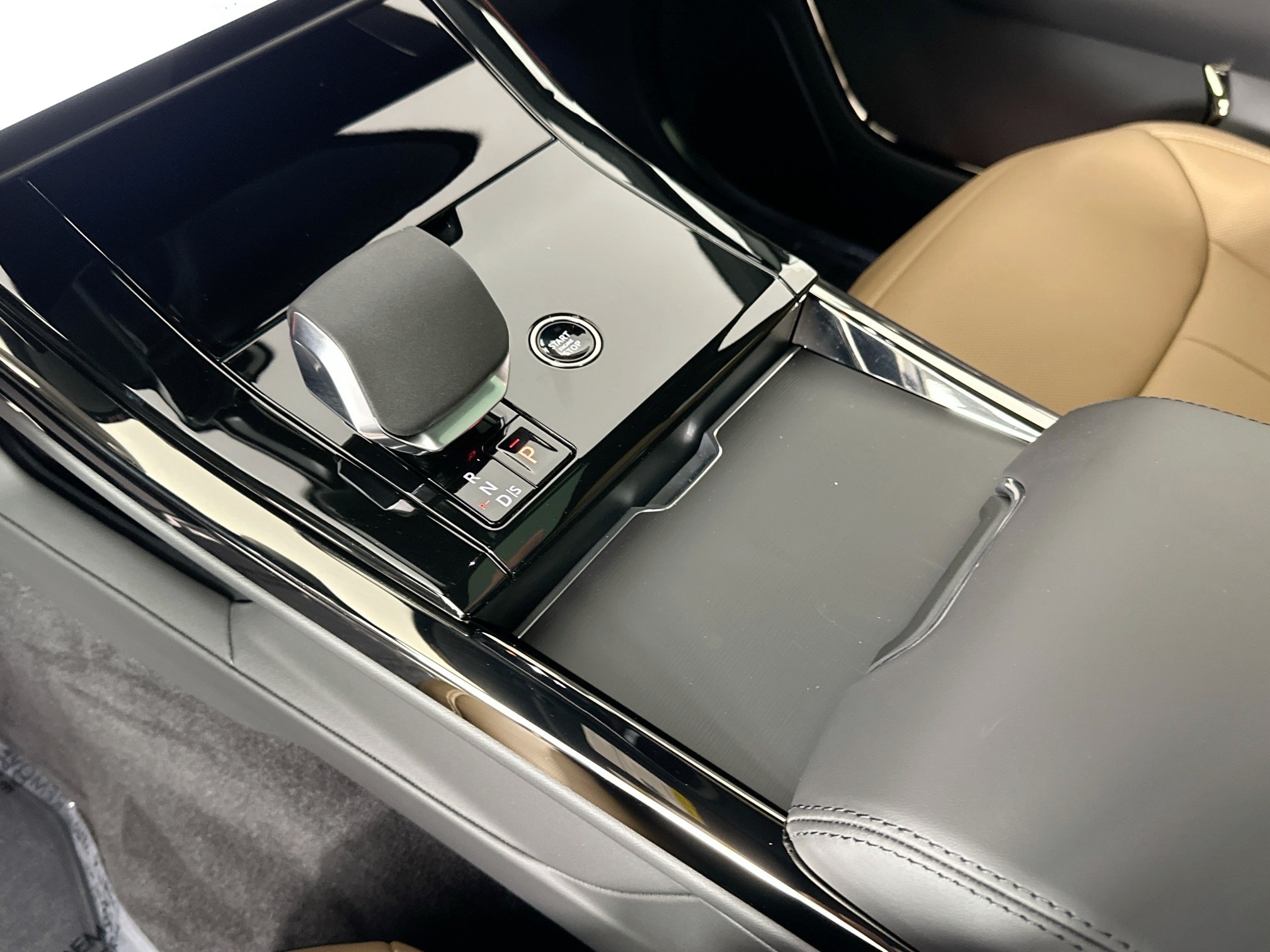 new 2025 Land Rover Range Rover Sport car, priced at $123,805