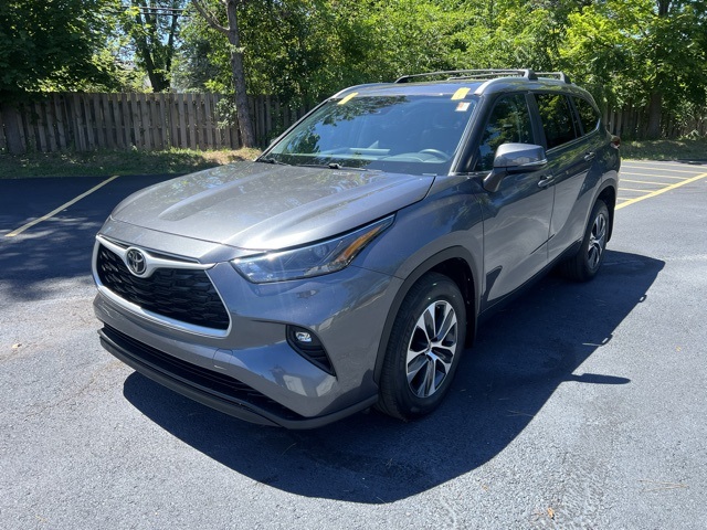 used 2023 Toyota Highlander car, priced at $38,000