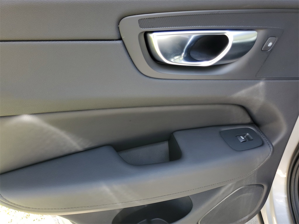 used 2025 Volvo XC60 car, priced at $39,995