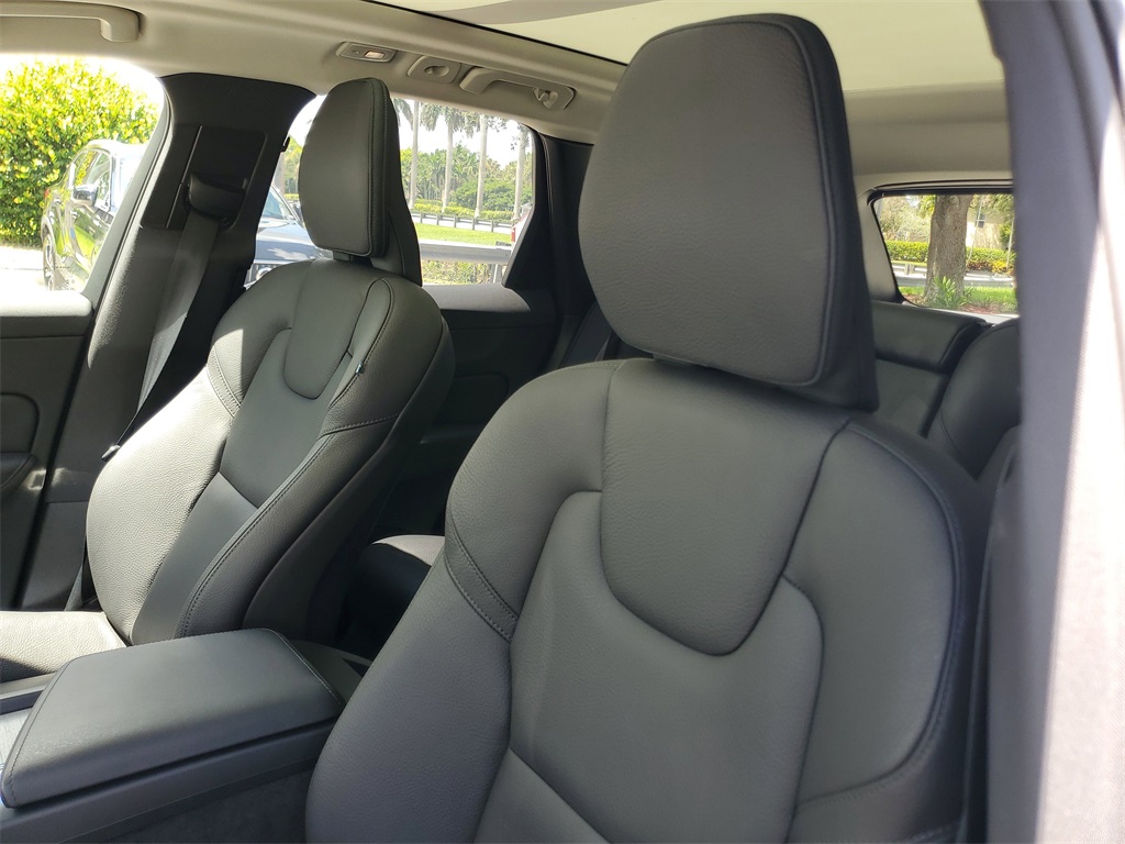 used 2025 Volvo XC60 car, priced at $39,995