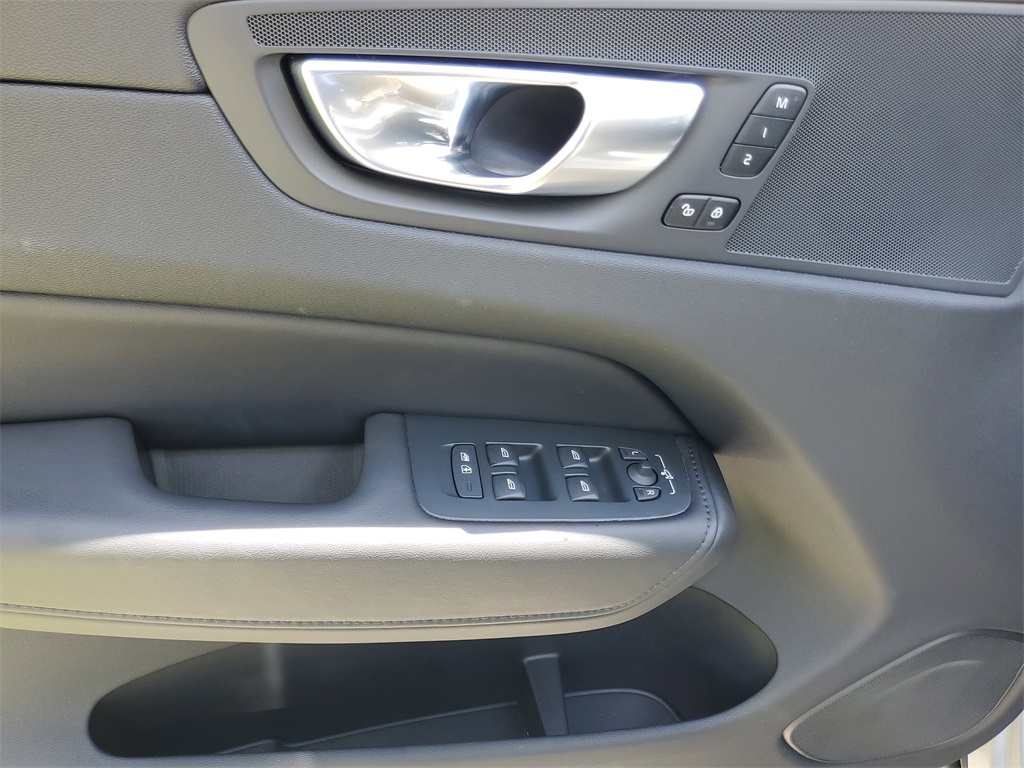 used 2025 Volvo XC60 car, priced at $39,995