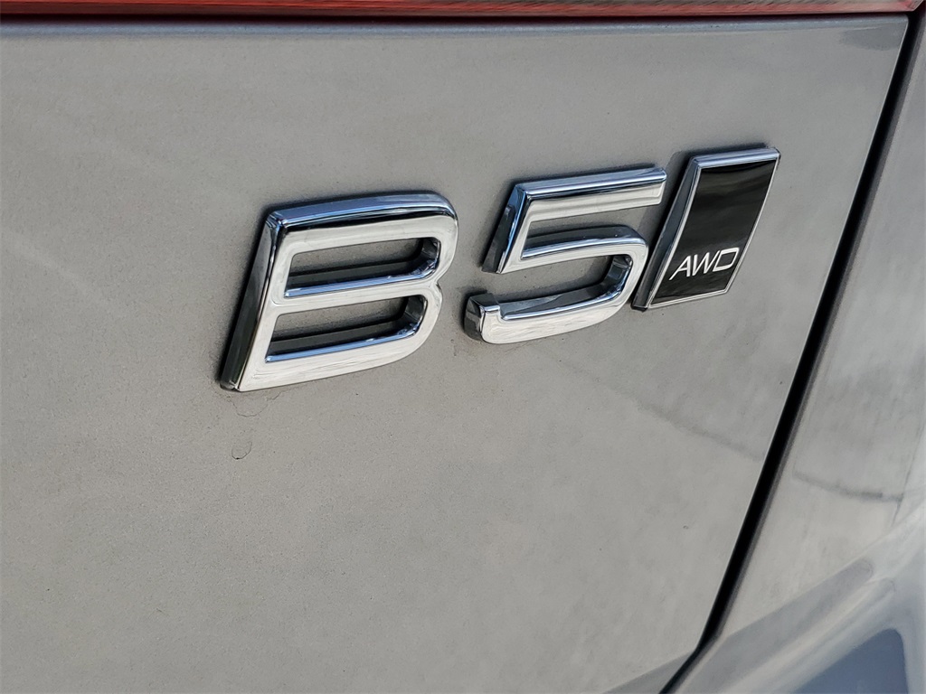 used 2025 Volvo XC60 car, priced at $39,995