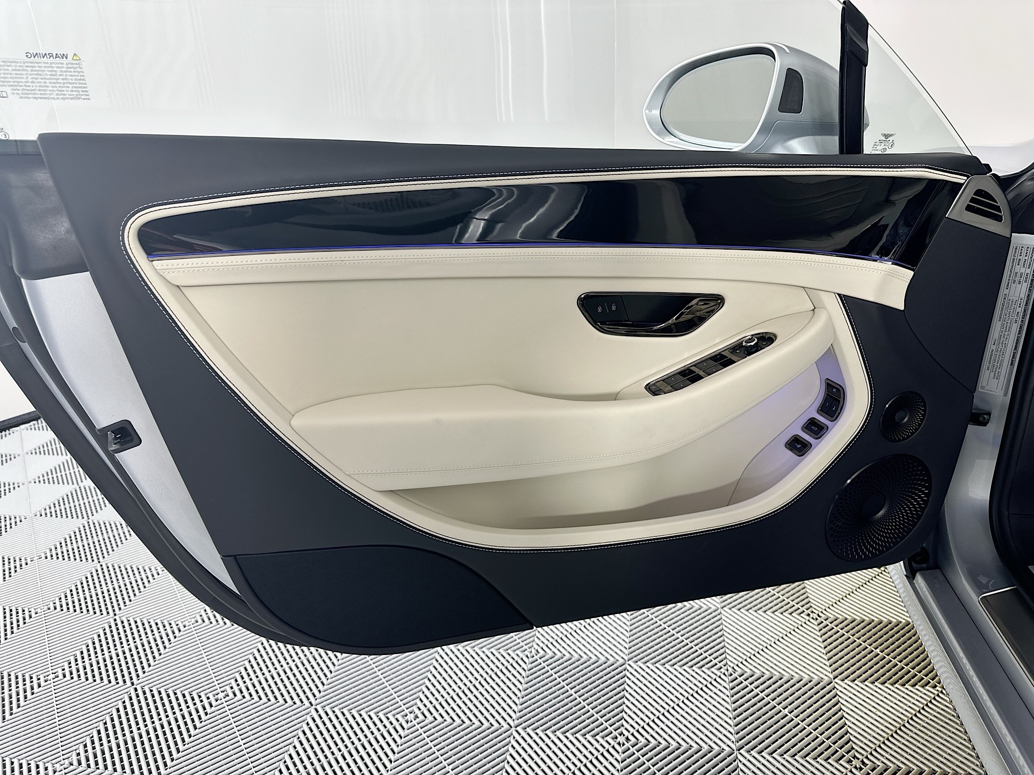 new 2025 Bentley Continental GT car