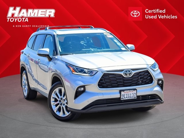 used 2023 Toyota Highlander car, priced at $39,692