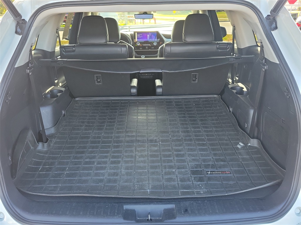 used 2023 Toyota Highlander Hybrid car, priced at $46,998