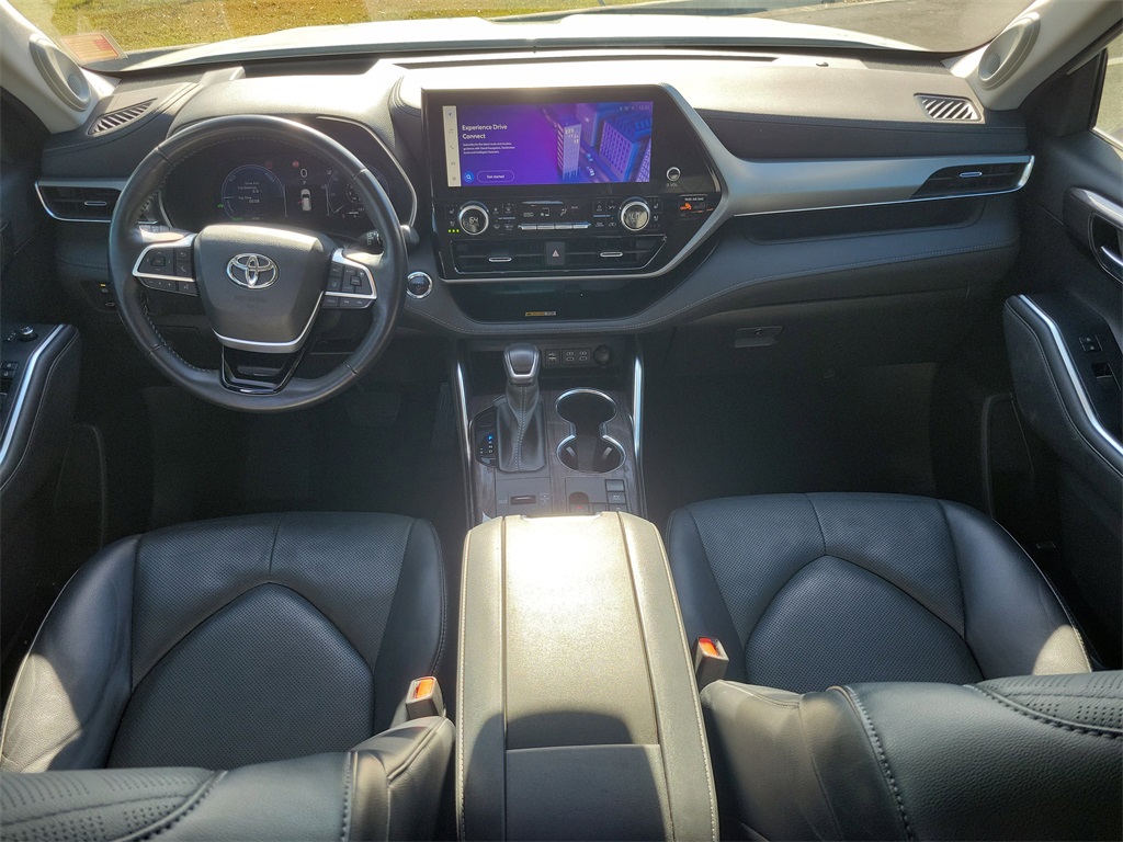 used 2023 Toyota Highlander Hybrid car, priced at $46,998