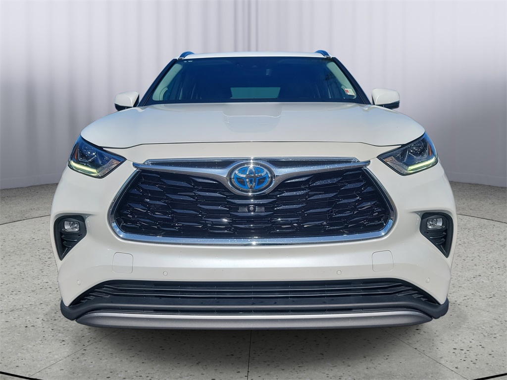 used 2023 Toyota Highlander Hybrid car, priced at $46,998