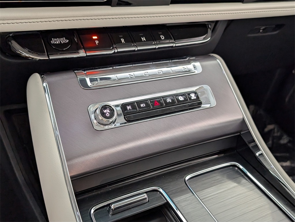 new 2025 Lincoln Aviator car, priced at $63,782