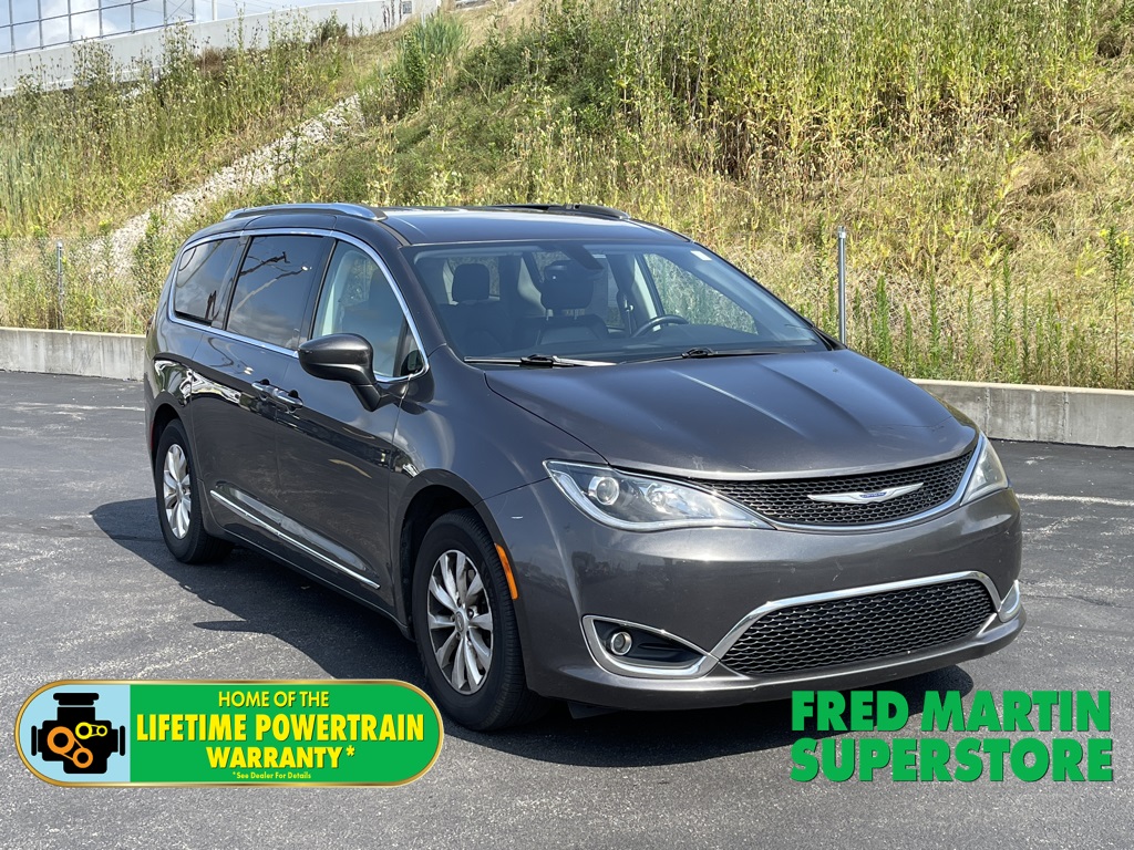 used 2019 Chrysler Pacifica car, priced at $15,500