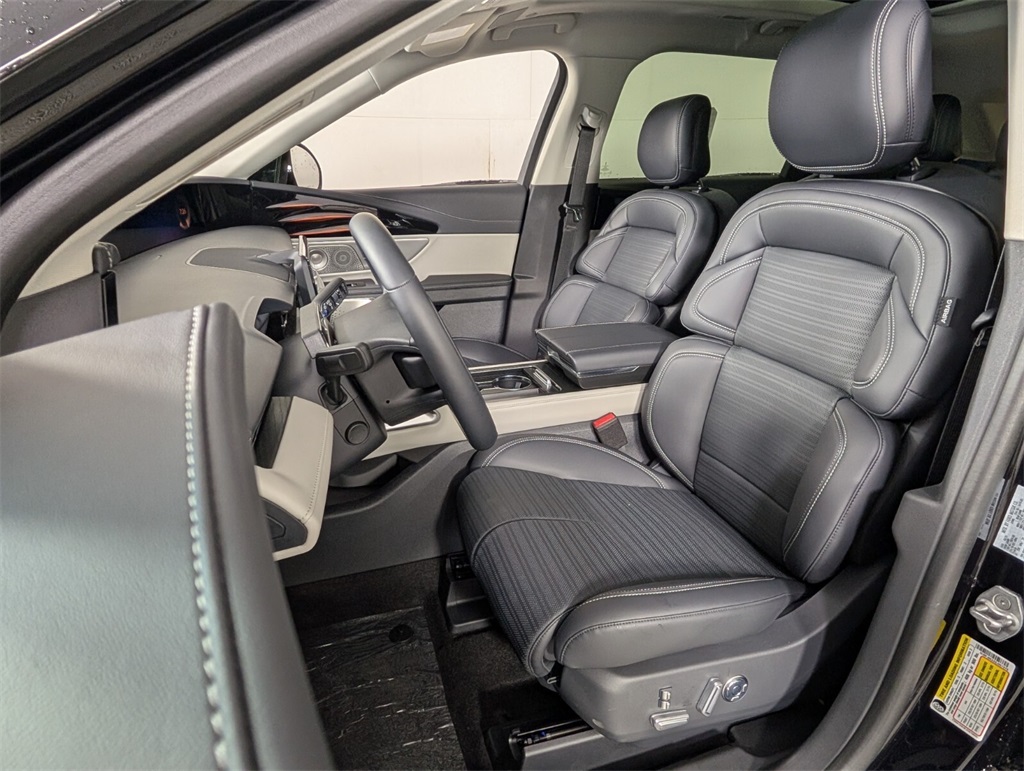 new 2025 Lincoln Nautilus car, priced at $66,154