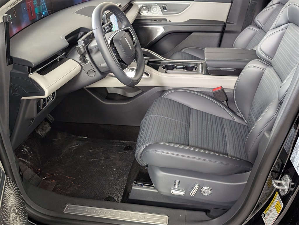 new 2025 Lincoln Nautilus car, priced at $66,154