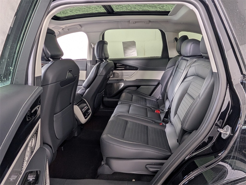 new 2025 Lincoln Nautilus car, priced at $66,154