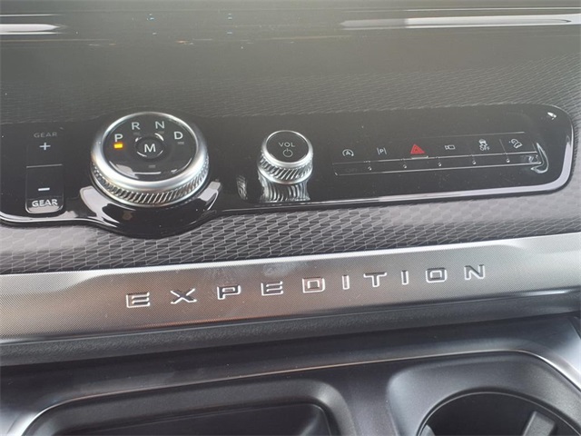 new 2025 Ford Expedition Max car, priced at $83,709