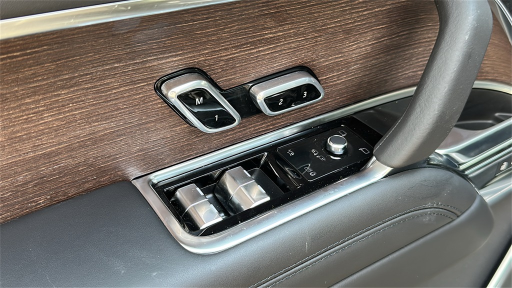 new 2025 Land Rover Range Rover car, priced at $128,910