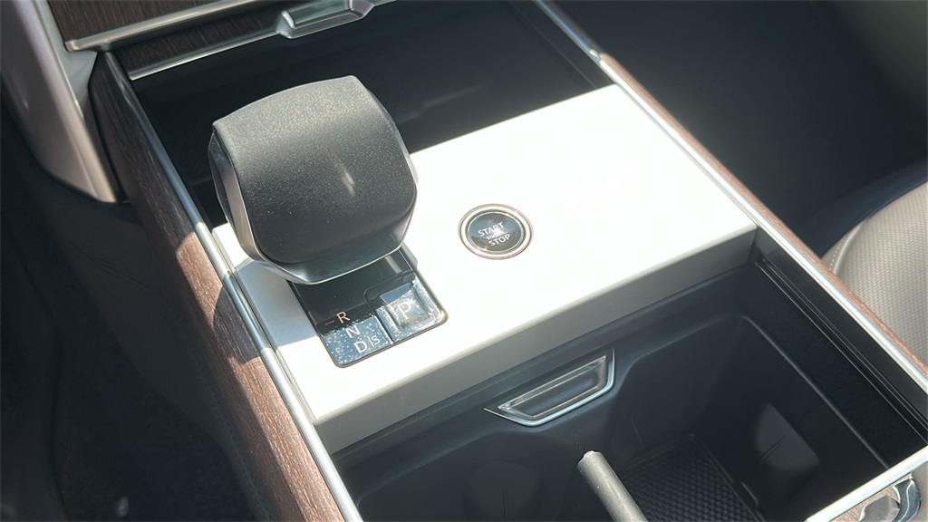 new 2025 Land Rover Range Rover car, priced at $128,910