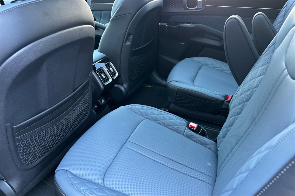 new 2025 Kia Sorento Hybrid car, priced at $48,366