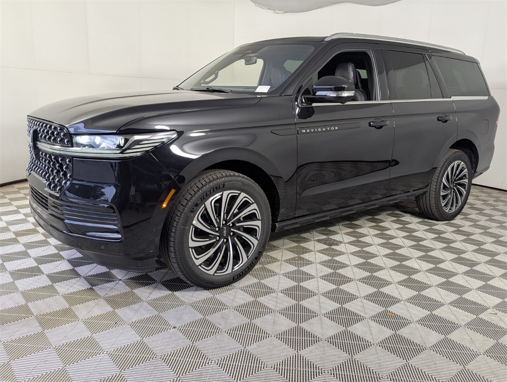 new 2025 Lincoln Navigator car, priced at $118,735
