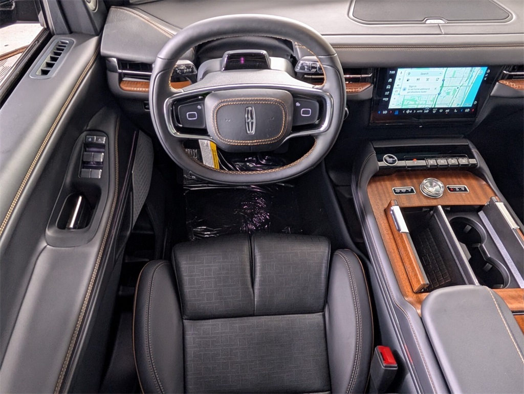 new 2025 Lincoln Navigator car, priced at $118,735