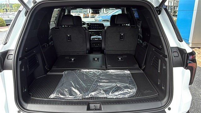 new 2026 Chevrolet Traverse car, priced at $46,120
