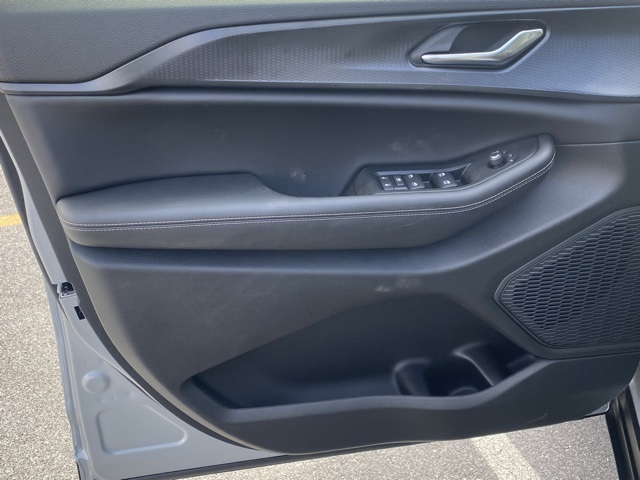 new 2025 Jeep Grand Cherokee car, priced at $39,301