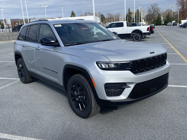 new 2025 Jeep Grand Cherokee car, priced at $39,301
