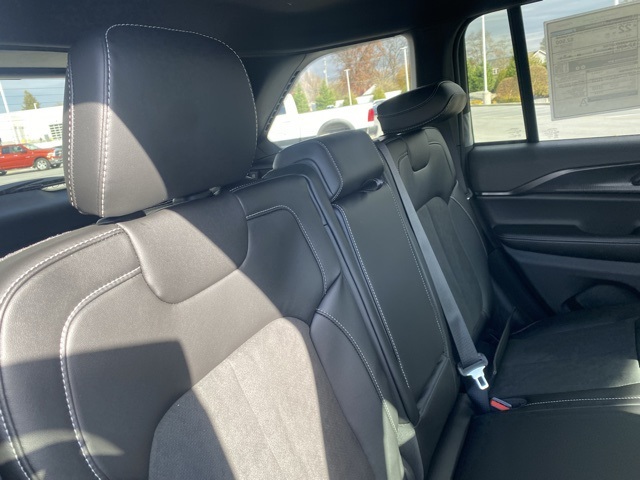 new 2025 Jeep Grand Cherokee car, priced at $39,301