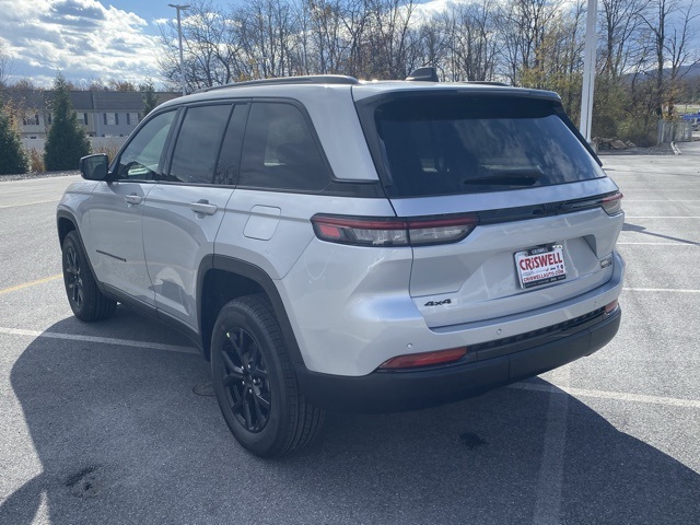 new 2025 Jeep Grand Cherokee car, priced at $39,301