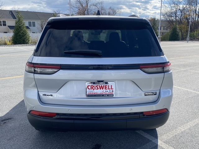 new 2025 Jeep Grand Cherokee car, priced at $39,301