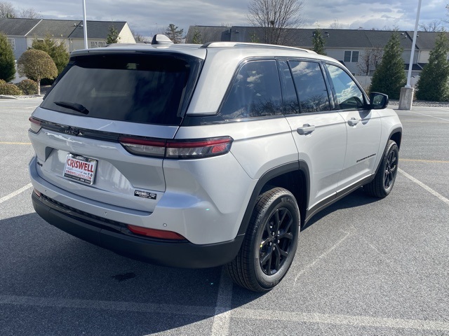 new 2025 Jeep Grand Cherokee car, priced at $39,301
