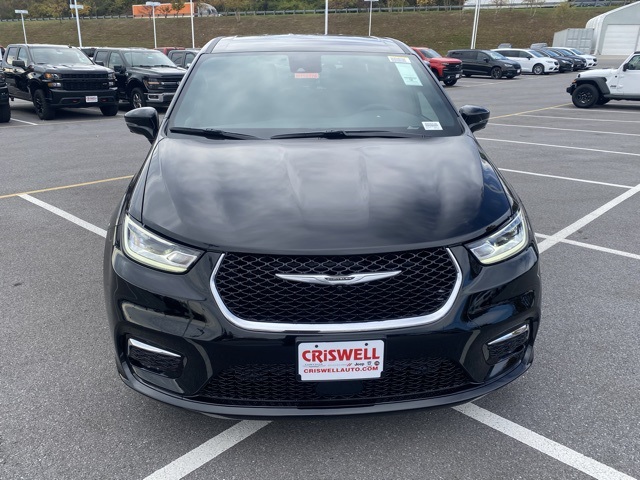 new 2026 Chrysler Pacifica car, priced at $38,033