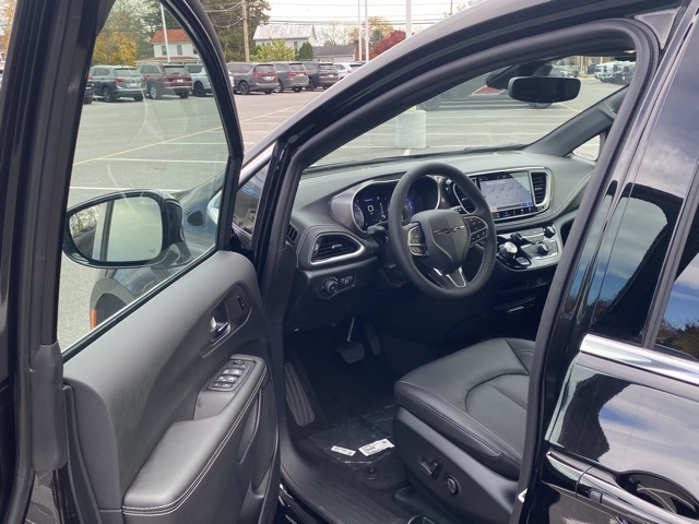 new 2026 Chrysler Pacifica car, priced at $38,033