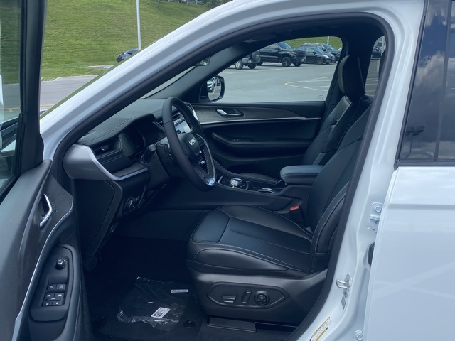 new 2025 Jeep Grand Cherokee L car, priced at $42,369