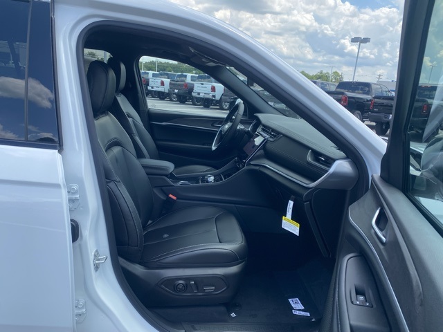 new 2025 Jeep Grand Cherokee L car, priced at $42,369