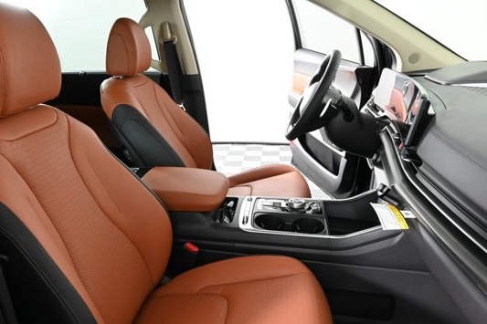 new 2026 Kia Carnival Hybrid car, priced at $56,105