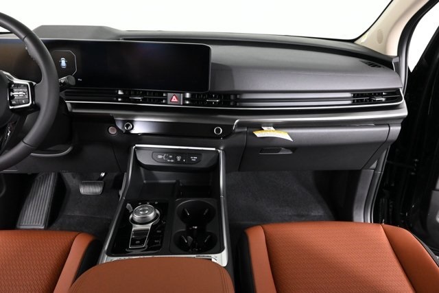 new 2026 Kia Carnival Hybrid car, priced at $56,105