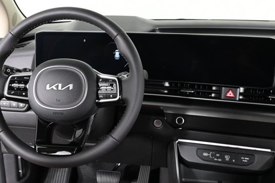 new 2026 Kia Carnival Hybrid car, priced at $56,105