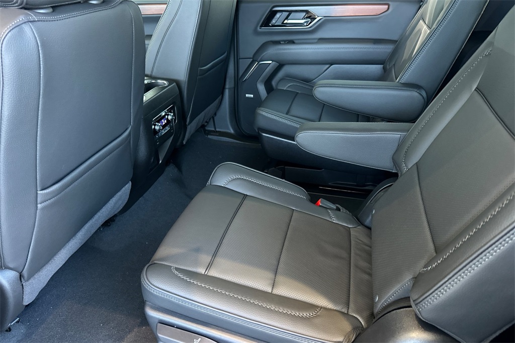 new 2025 GMC Yukon XL car, priced at $95,945